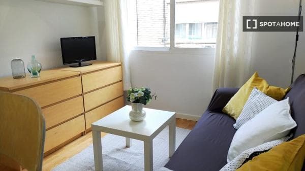 Apartment for rent in Calle de Lagasca , Madrid thumbnail 1