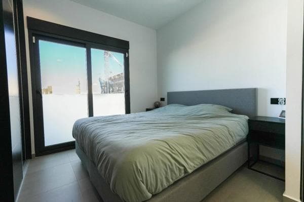 Chalet adosado thumbnail 1