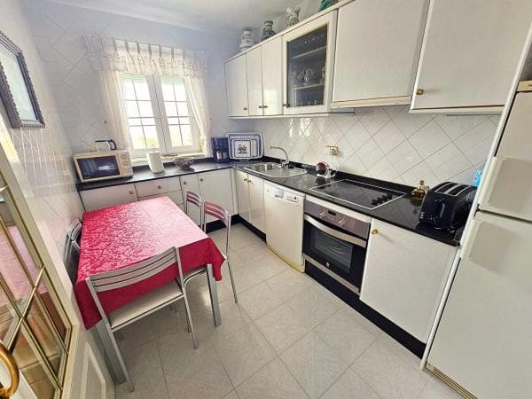 Chalet adosado en calle Austria thumbnail 2