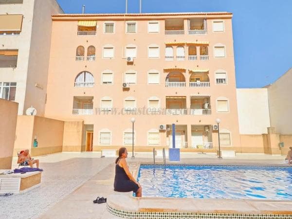Piso en venta en Rambla Juan Mateo García, Torrevieja
photo 1
