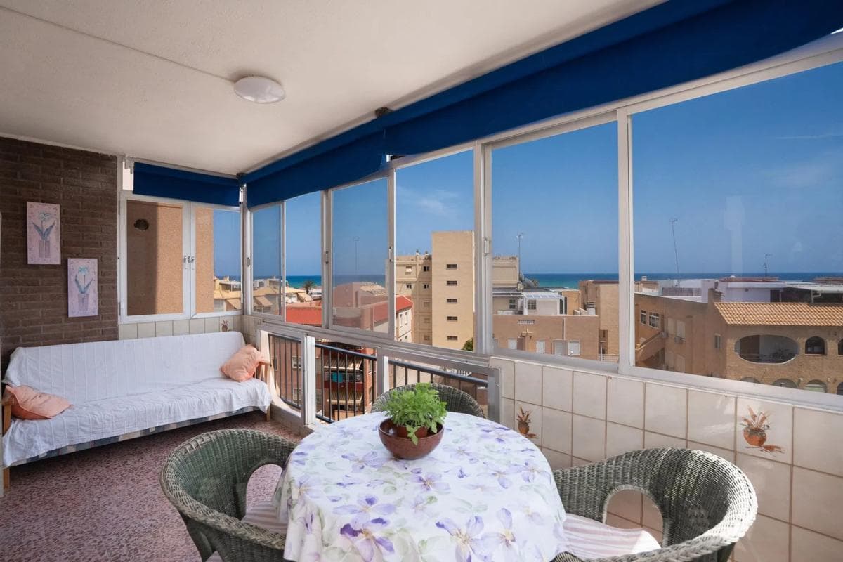 Sale of apartment in Avenida de Francia, Torrevieja
photo 2