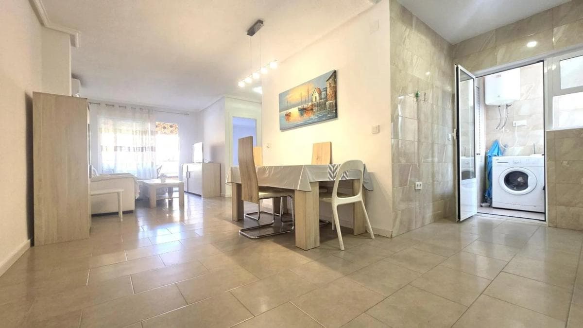Venta de piso en Barrio Playa del Cura, Torrevieja
photo 2