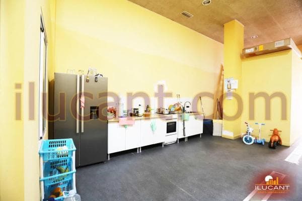 Piso en venta en Barrio Altozano, Alicante / Alacant
photo 1