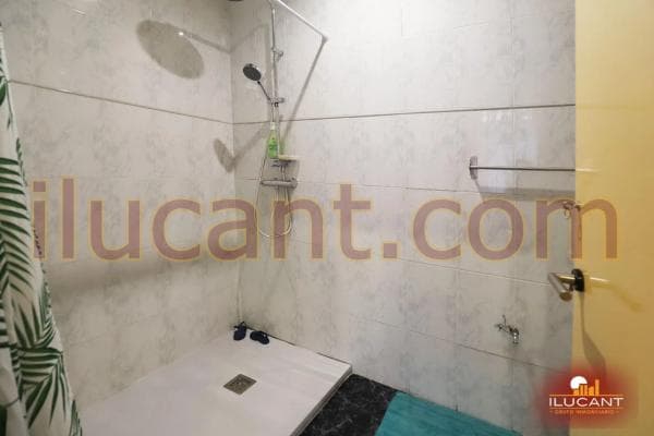 Piso en venta en Barrio Altozano, Alicante / Alacant
thumbnail 2