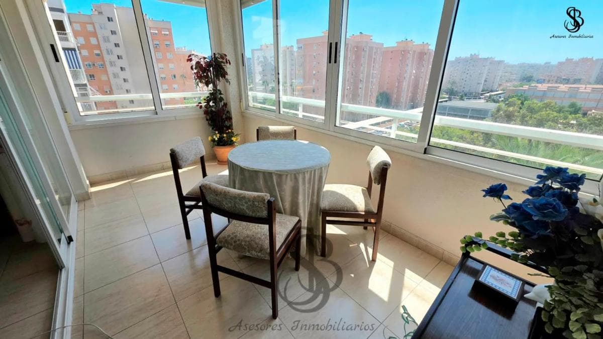 Venta de piso en Avenida Oviedo, Alicante / Alacant
photo 3