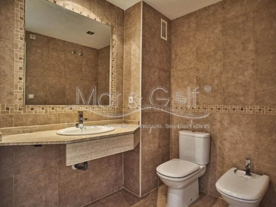 Venta de piso en Calle Escultor José Gutierrez, Alicante / Alacant
photo 3