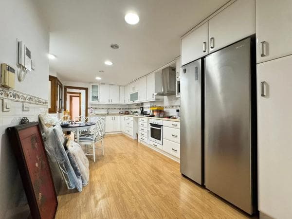 Piso en venta en AV DR RAMON Y CAJAL, Alicante / Alacant
thumbnail 1
