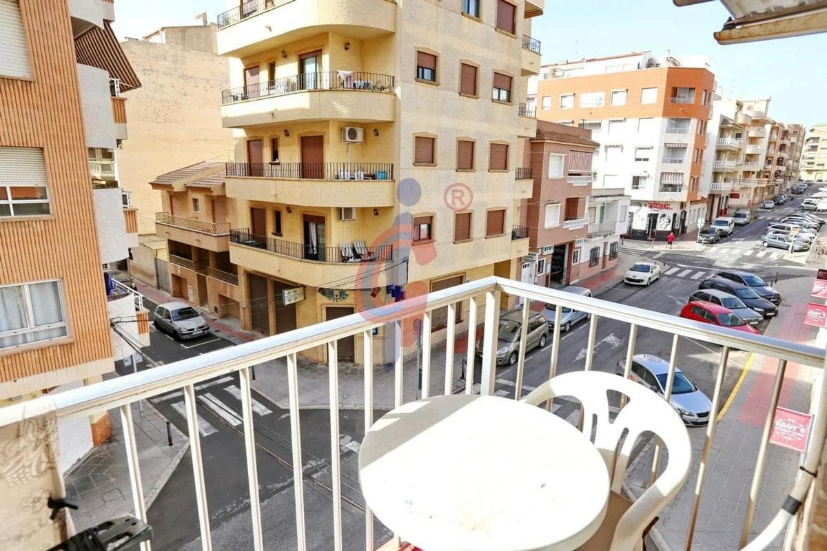 Sprzedaż mieszkania w Calle la Pau, 33 -27, Guardamar del Segura
photo 2