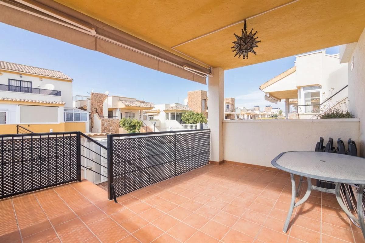 Venta de chalet independiente en Calle Vicente Aracil s/n, Guardamar del Segura
photo 2