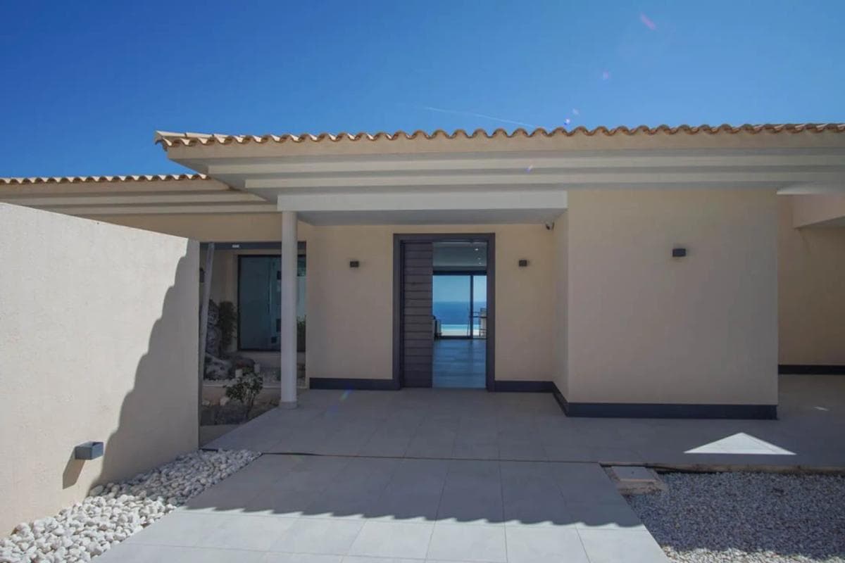 Properties for sale and rent in Spain photo 2
