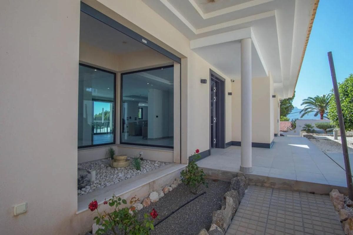 Properties for sale and rent in Spain photo 3
