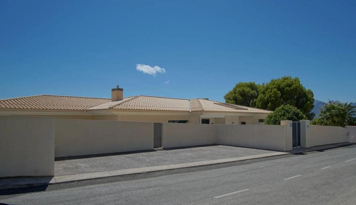 Properties for sale and rent in Spain photo 4