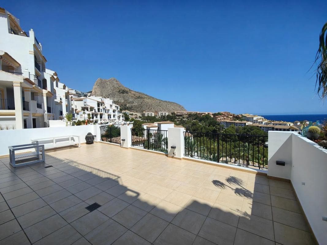 Sale of apartment in Calle Freu, Altea
photo 2