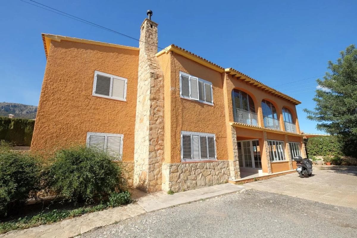 Properties for sale and rent in Spain photo 2