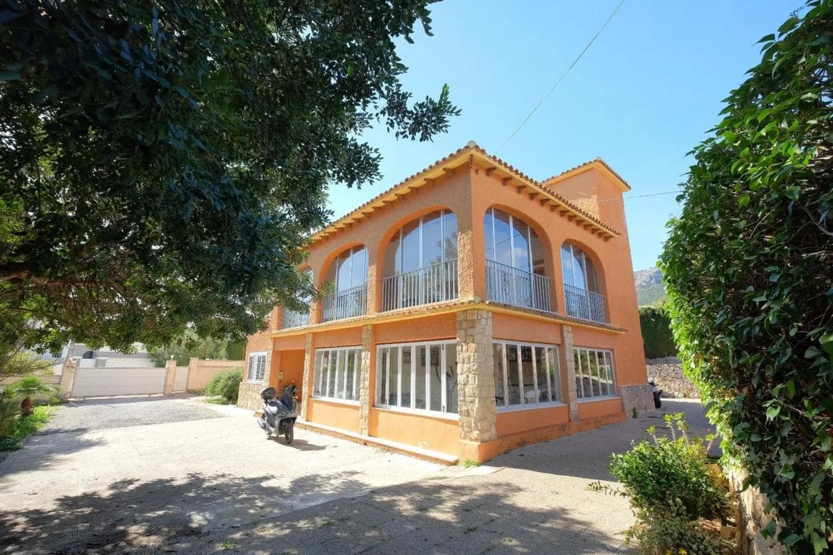 Properties for sale and rent in Spain photo 3