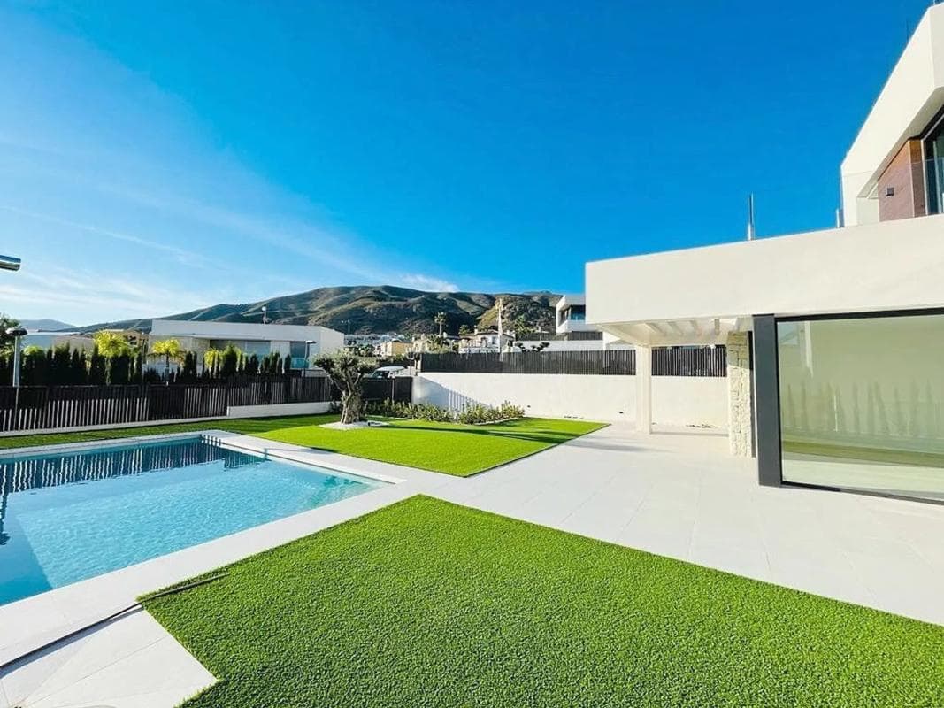 Propiedades en venta y alquiler en España photo 2