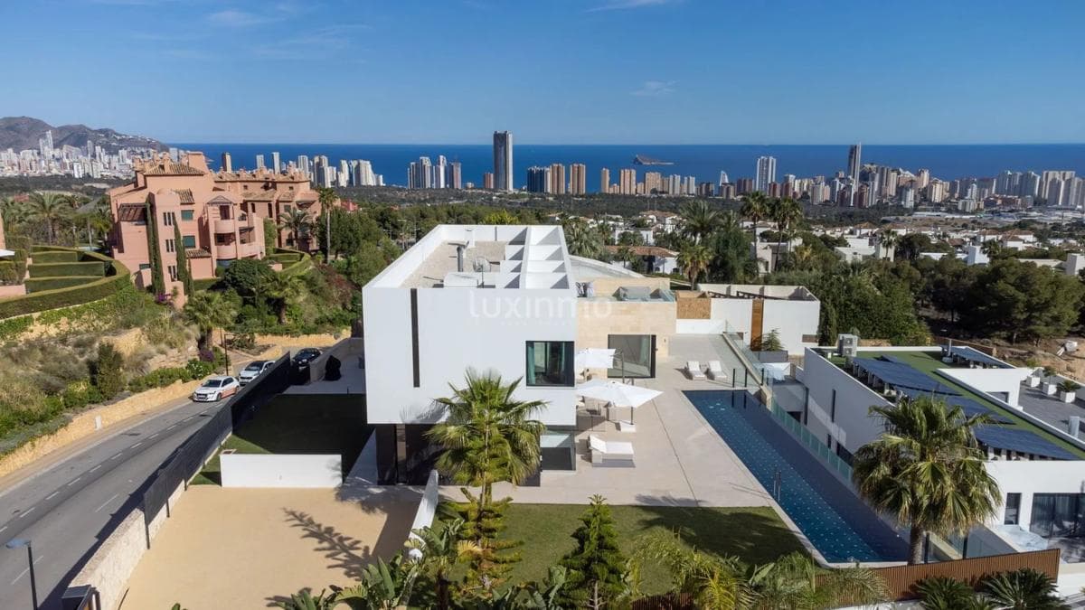 Propiedades en venta y alquiler en España photo 2