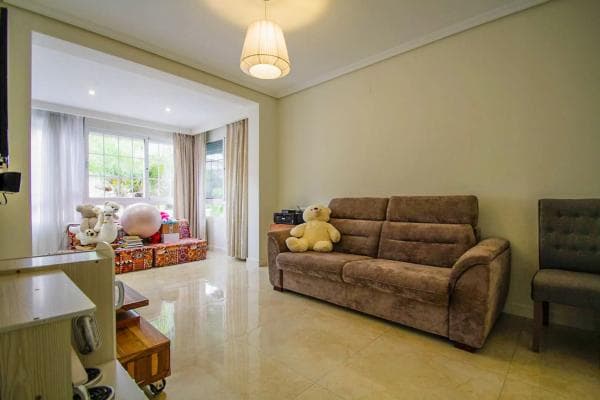 Chalet pareado en calle Pagell thumbnail 2