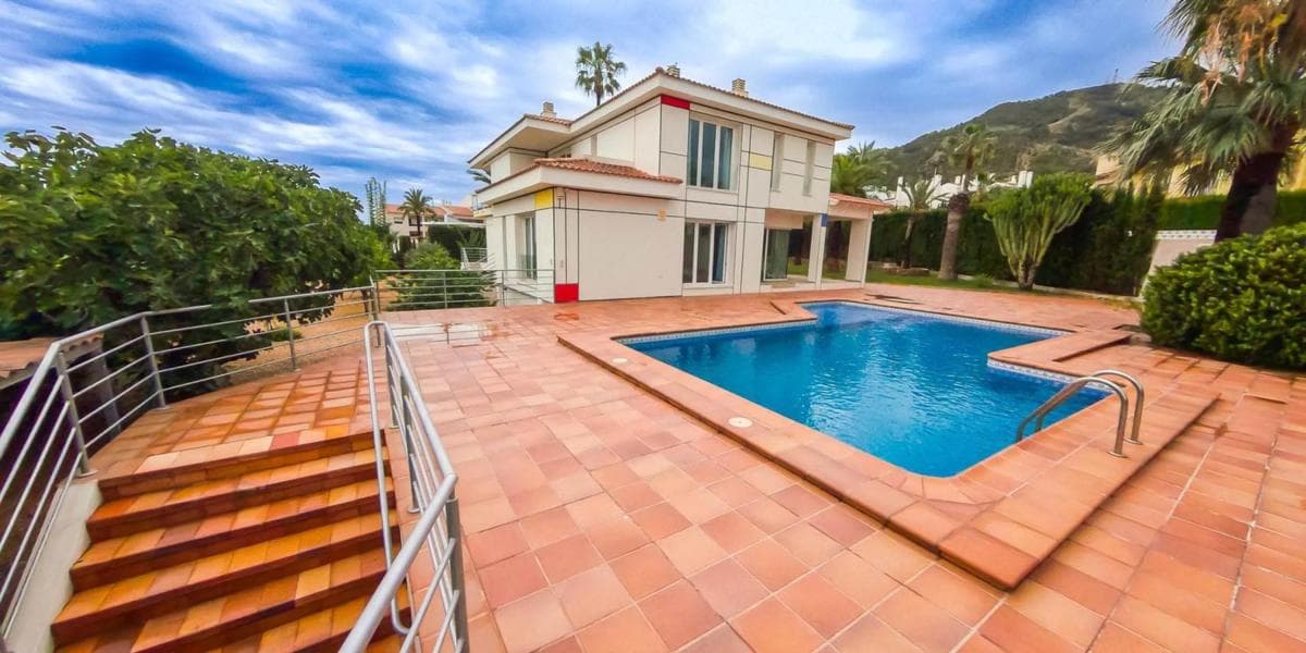 Propiedades en venta y alquiler en España photo 2