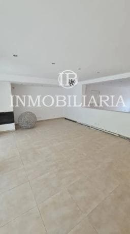 Casa independiente en calle Austral thumbnail 1