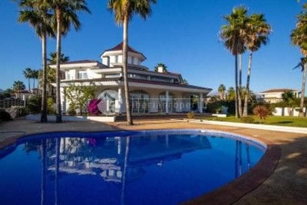Casa independiente en calle Fuerteventura thumbnail 1