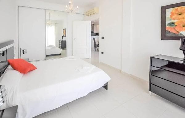 Piso en venta en La Fustera, Benissa
photo 1