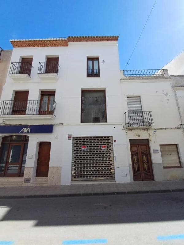 Propiedades en venta y alquiler en España photo 2