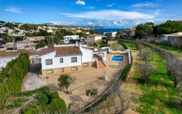 Chalet independiente en venta en Benissa pueblo, Benissa
photo 1
