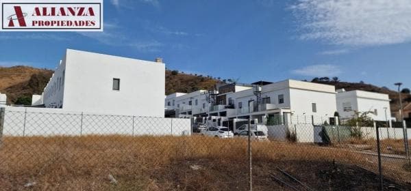 Terreno en Barrio Campanillas thumbnail 1