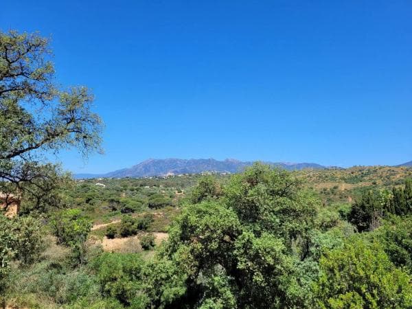 Terreno en Barrio Elviria thumbnail 1