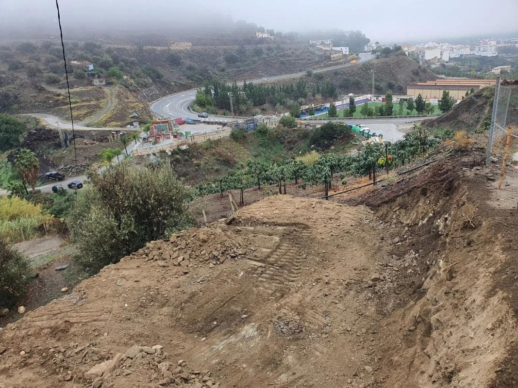 Terreno en venta en Torrox, Malaga photo 2