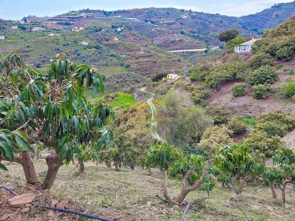 Terreno en Torrox Pueblo thumbnail 1