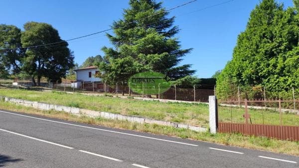 Terreno en San Cibrao das Viñas photo 1