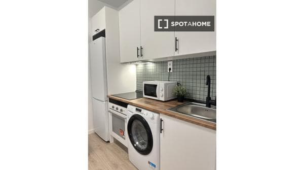 Apartment for rent in Paseo DE LAS DELICIAS , Madrid thumbnail 1
