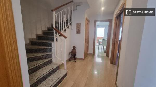 Apartment for rent in C. Boabdil , Granada thumbnail 2