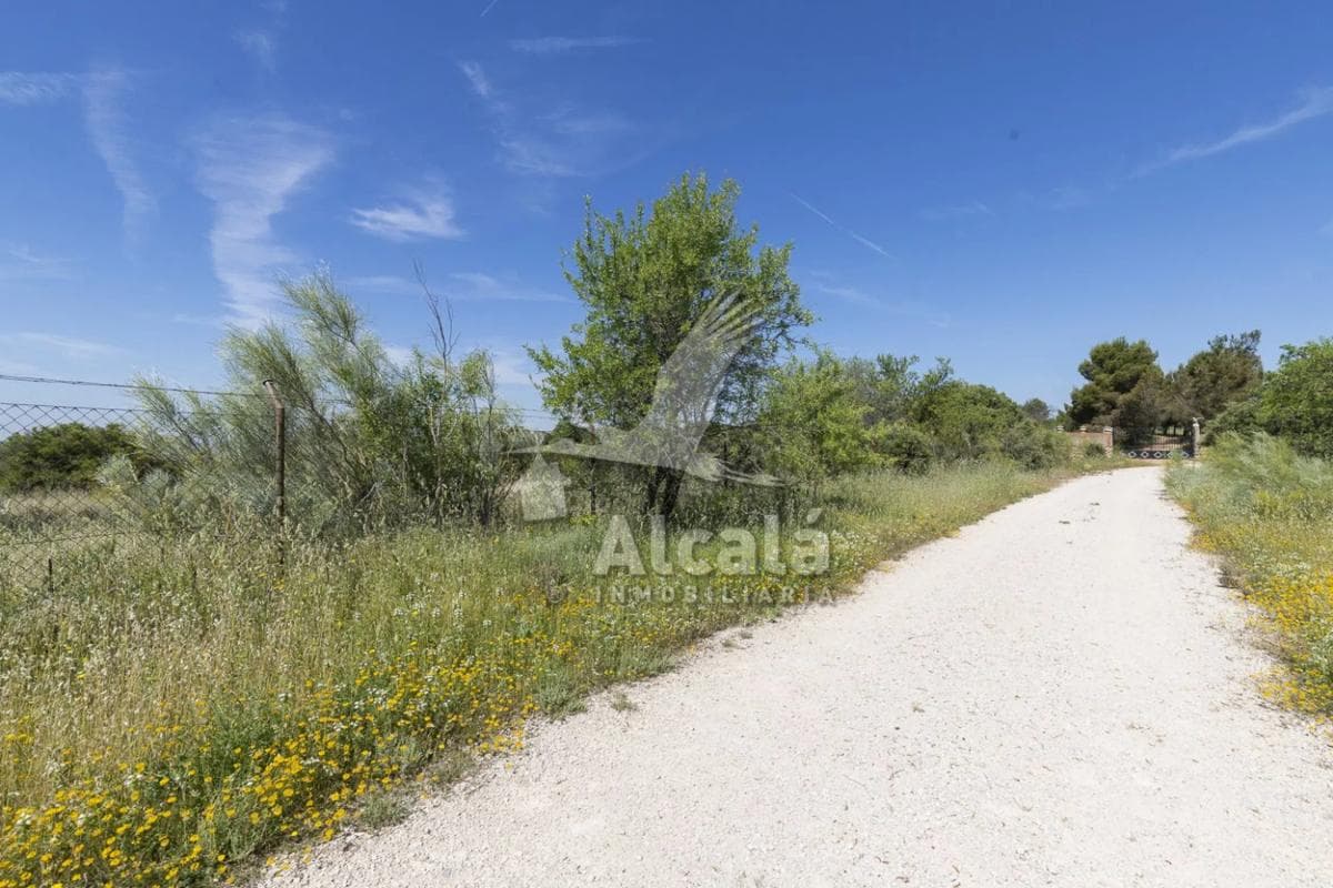 Terreno en venta en Villalbilla, Madrid photo 2