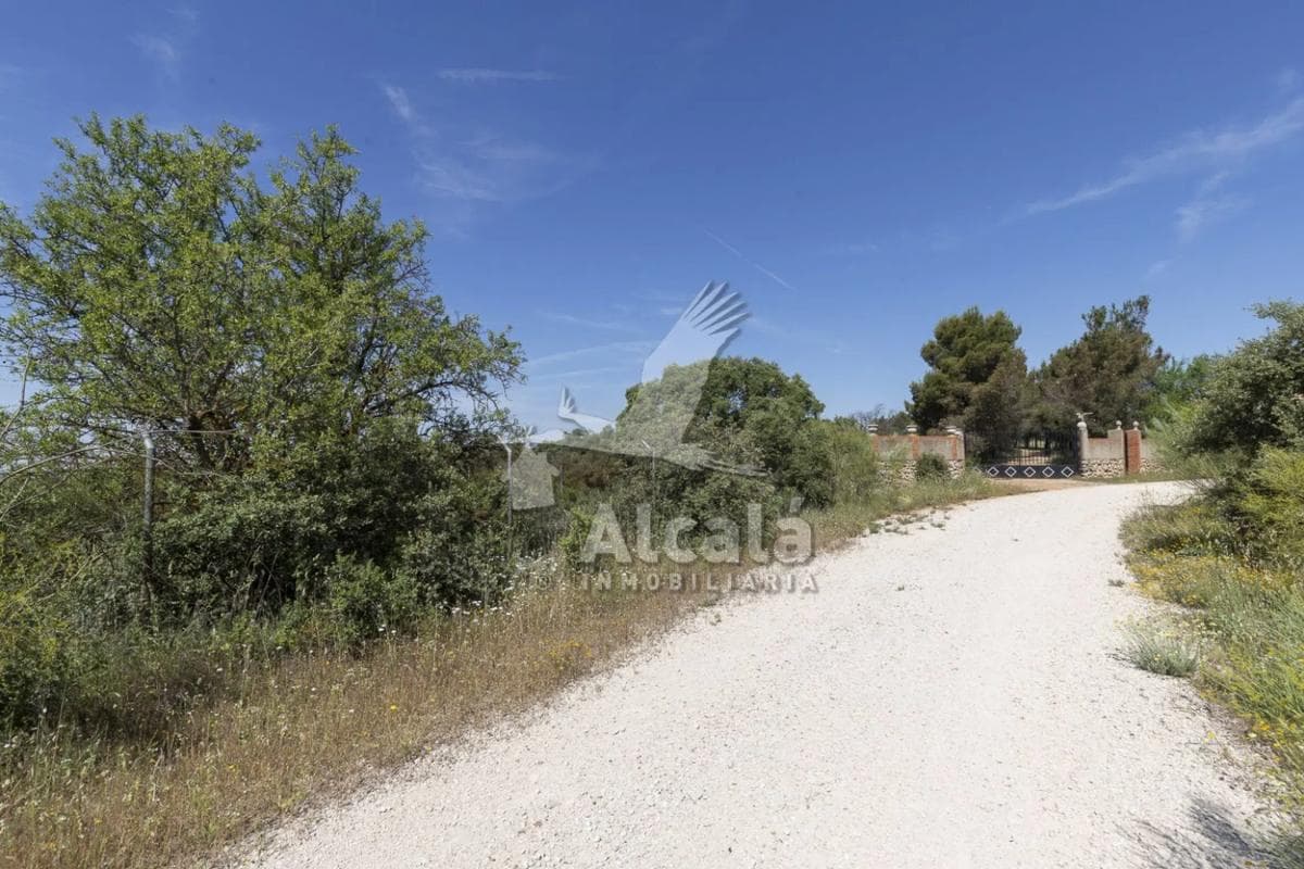 Terreno en venta en Villalbilla, Madrid photo 3