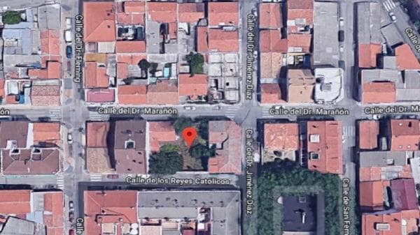 Terreno en calle del Doctor Marañón thumbnail 2