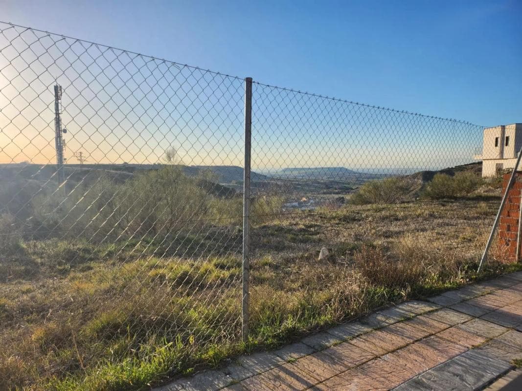 Terreno en venta en Villalbilla, Madrid photo 2