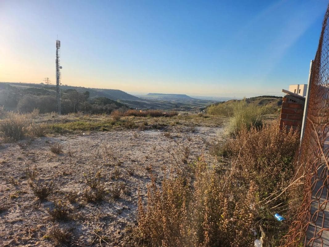 Terreno en venta en Villalbilla, Madrid photo 4