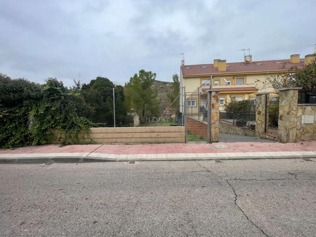 Terreno en venta en Villalbilla, Madrid photo 4