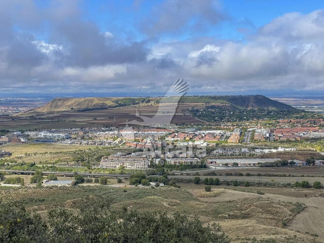 Terreno en venta en Villalbilla, Madrid photo 4