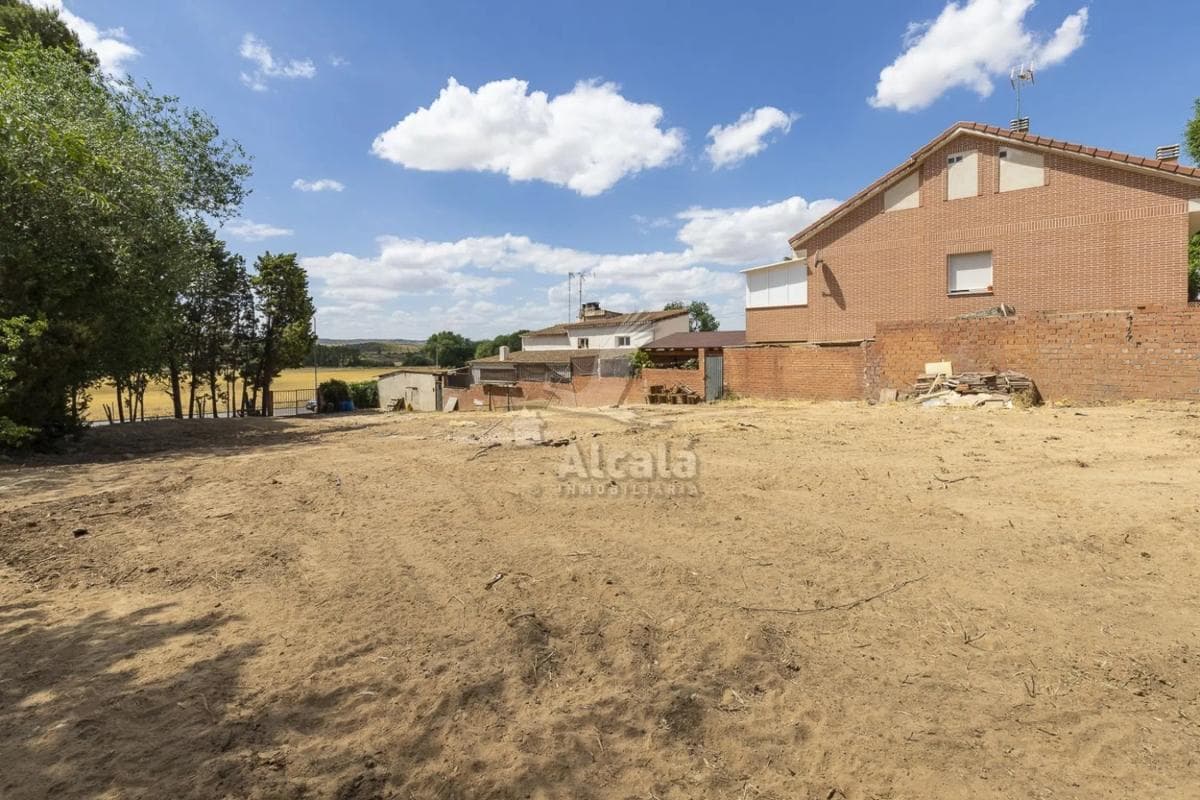 Terreno en venta en Villalbilla, Madrid photo 2