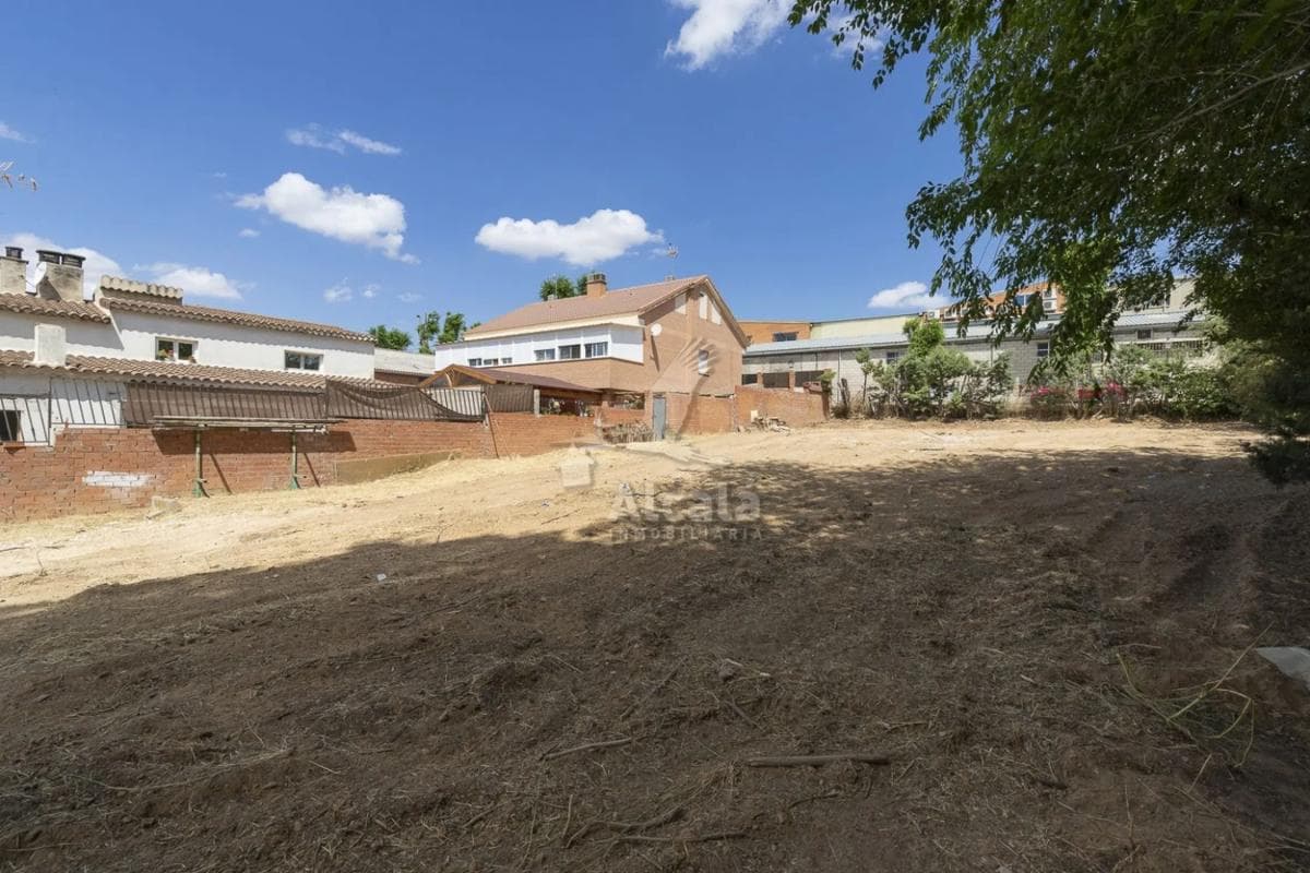 Terreno en venta en Villalbilla, Madrid photo 3