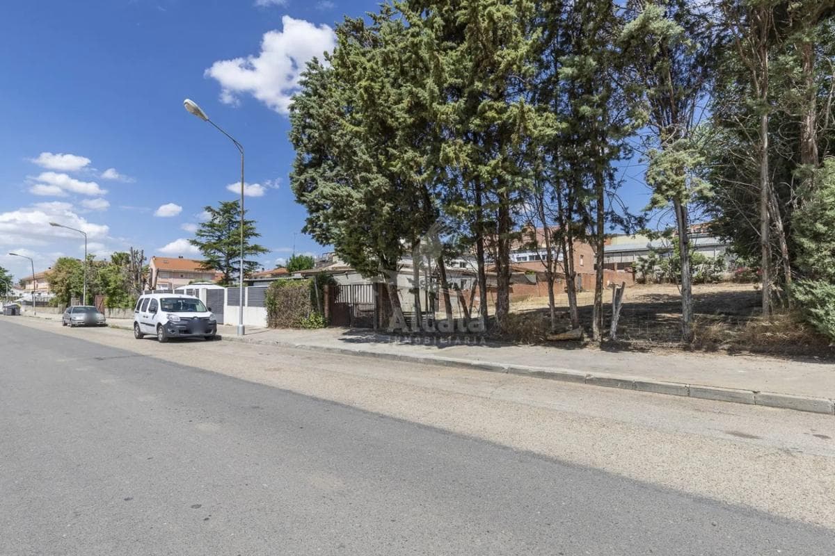 Terreno en venta en Villalbilla, Madrid photo 5