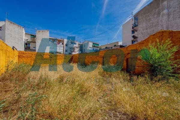 Terreno en calle del Platino photo 1