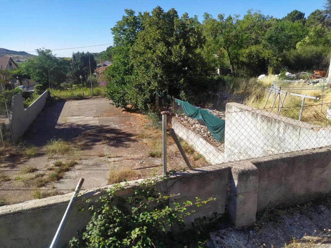Terreno en venta en Cercedilla, Madrid photo 2