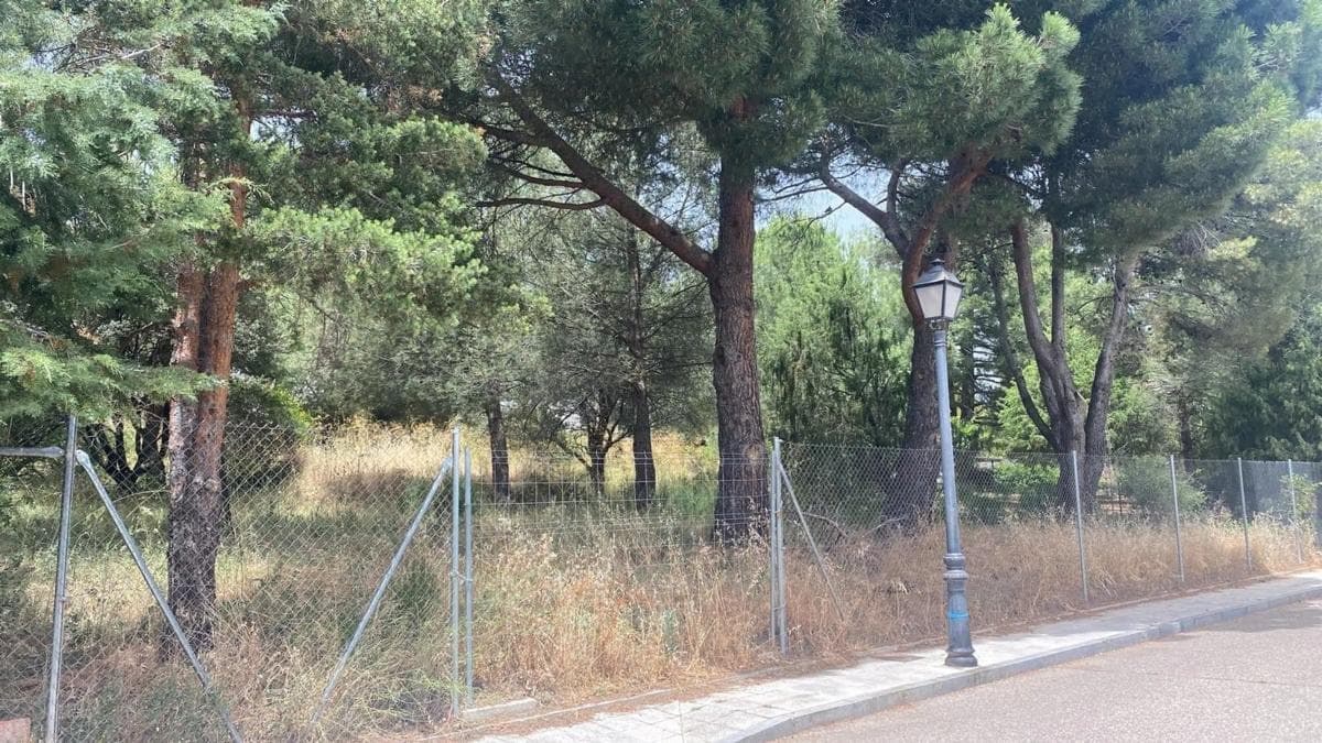 Terreno en venta en Collado Mediano, Madrid photo 2