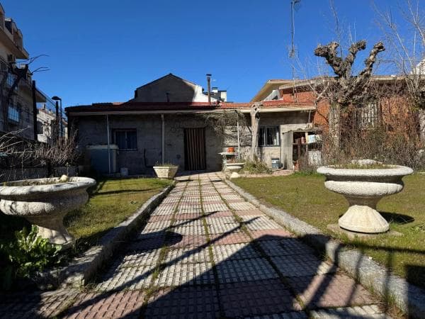 Terreno en calle Segovia thumbnail 2