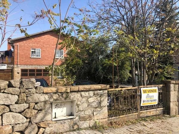 Terreno en avenida de la Paloma thumbnail 1